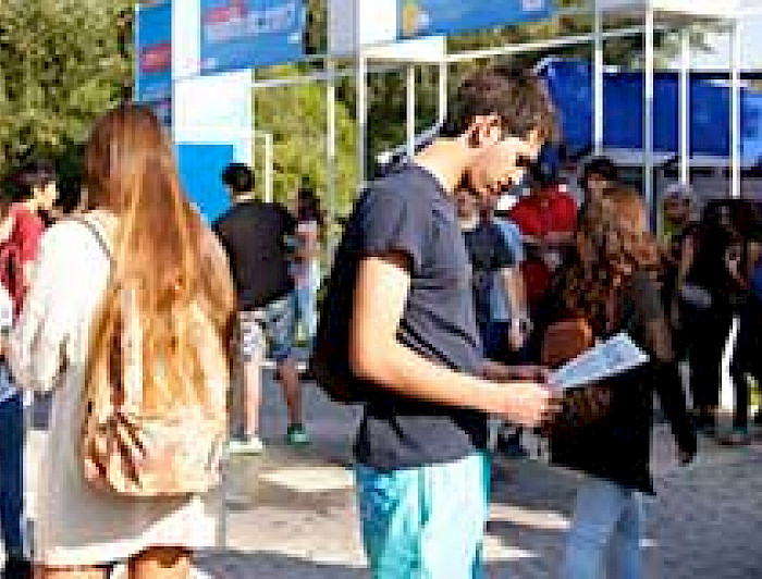 imagen correspondiente a la noticia: "La UC le da la bienvenida a más de 5 mil novatos"