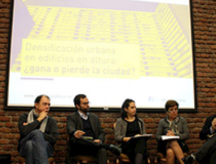 imagen correspondiente a la noticia: "Expertos concuerdan en la necesidad de densificar la ciudad de forma regulada y con inversión"