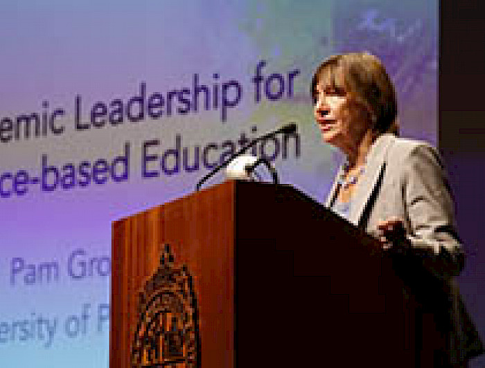 imagen correspondiente a la noticia: "Experta internacional destacó el desarrollo de currículum basado en la práctica que se aplica en la UC"