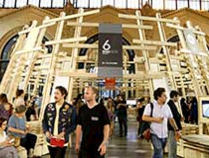 imagen correspondiente a la noticia: "6º versión de la Bienal de Diseño abrió sus puertas en la Estación Mapocho"
