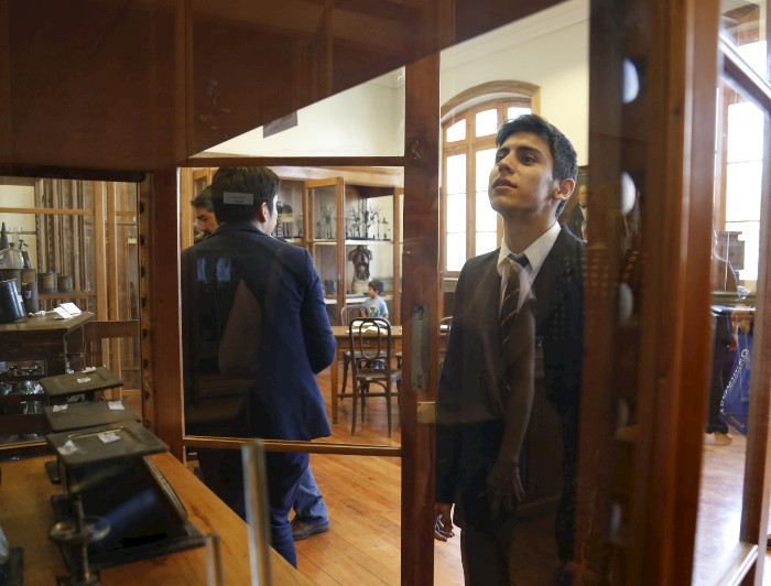 imagen correspondiente a la noticia: "Inauguran sala museo abocada a la ciencia en Liceo de Aplicación"