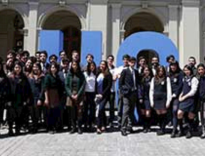 imagen correspondiente a la noticia: "Alumnos del Instituto Nacional obtienen el primer lugar en final nacional del Torneo Delibera"