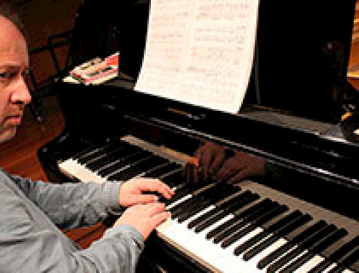 imagen correspondiente a la noticia: "Profesor del Instituto de Música ganó el Premio a la Música Nacional Presidente de la República 2016"