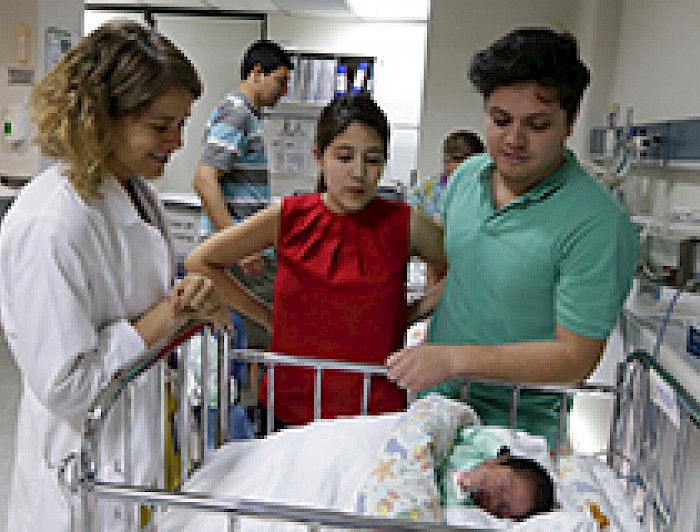 imagen correspondiente a la noticia: "Médicos UC promueven banco de leche materna en el día del prematuro"