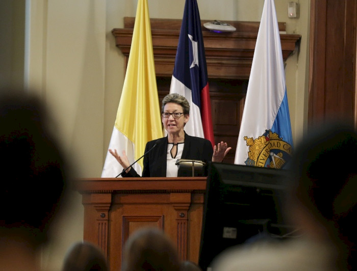 imagen correspondiente a la noticia: "Experta en integridad académica analiza el complejo escenario que enfrentan las universidades."