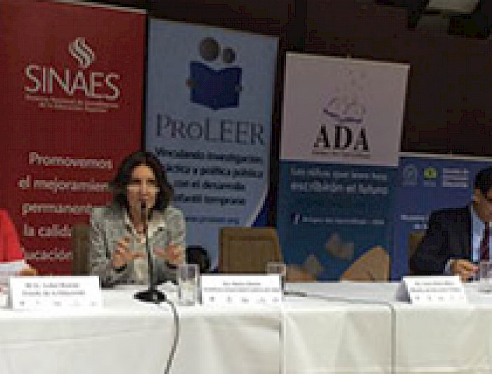 imagen correspondiente a la noticia: "Malva Villalón fue invitada por el Ministerio de Educación de Costa Rica a exponer sobre alfabetización inicial"