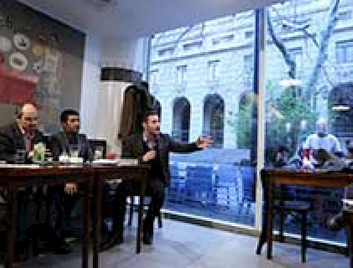 imagen correspondiente a la noticia: "Un café para discutir sobre las herramientas que condicionan el aprendizaje"