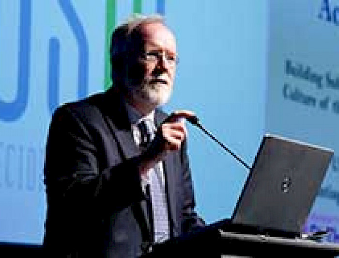 imagen correspondiente a la noticia: "Michael Naughton y la importancia de la solidaridad en la empresa"