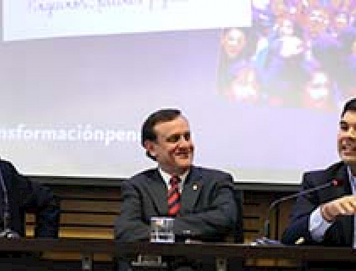 imagen correspondiente a la noticia: "Presentan libro a diez años de la revolución pingüina"