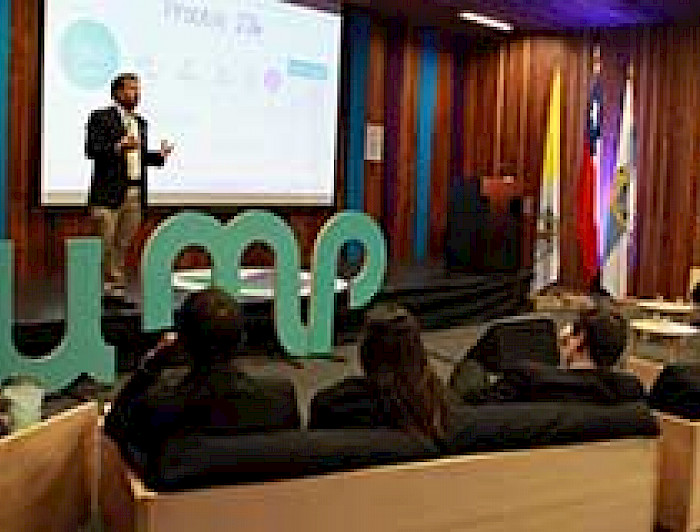imagen correspondiente a la noticia: "Jump Chile abrió postulaciones para estudiantes con potencial emprendedor"