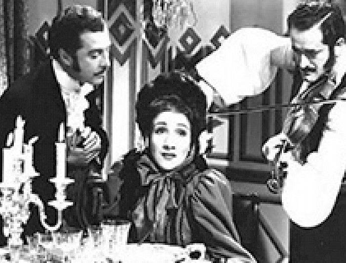 imagen correspondiente a la noticia: "Teatro UC exhibirá gratis el filme “La dama de las camelias”, protagonizado por Ana González"