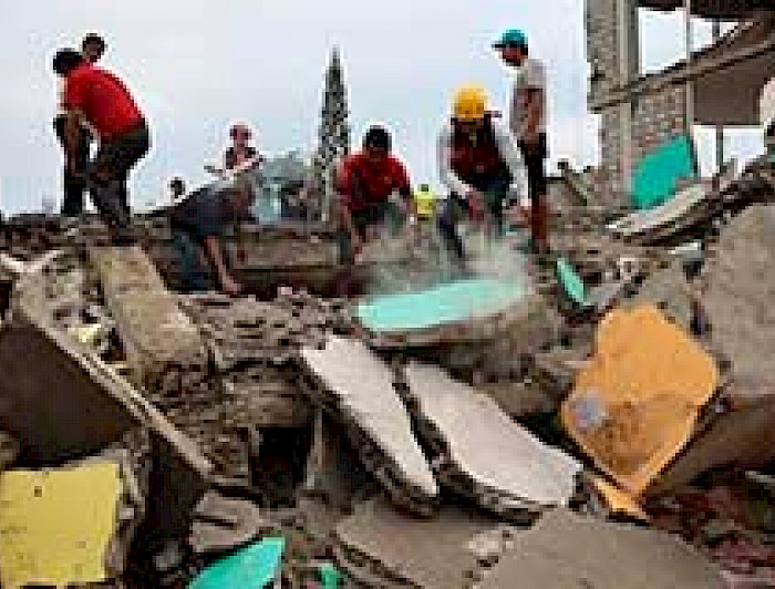 imagen correspondiente a la noticia: "Especialistas del Centro del Buen Trato viajaron a Ecuador post terremoto para transmitir experiencia de Chile"