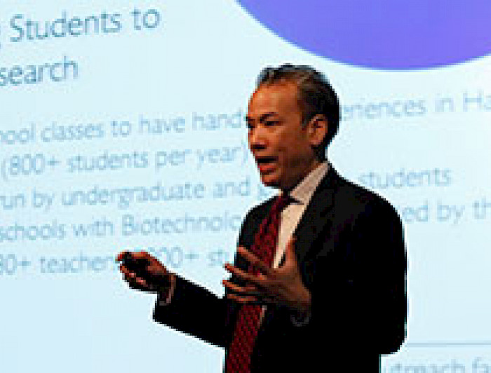 imagen correspondiente a la noticia: "Experto de Harvard dictó conferencia sobre cómo traspasar conocimiento científico a estudiantes"