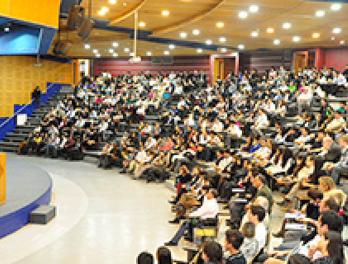 imagen correspondiente a la noticia: "Escolares estudian matemáticas gratis en la UC"