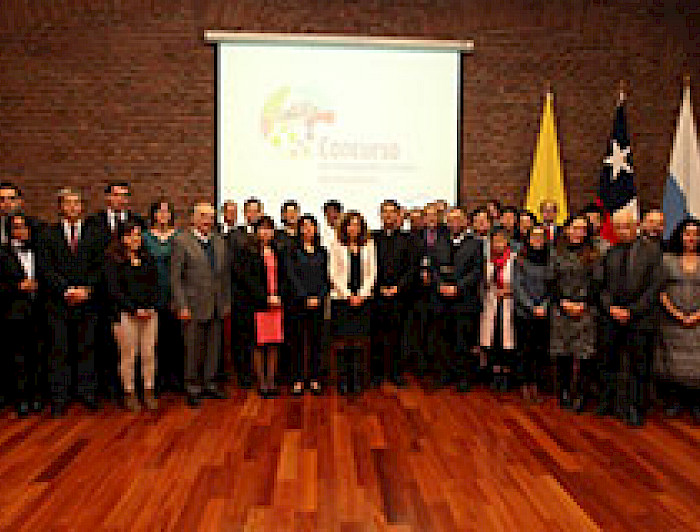 imagen correspondiente a la noticia: "Académicos son premiados por su aporte en la búsqueda de la verdad y el bien común"