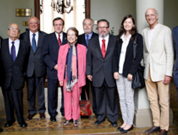 imagen correspondiente a la noticia: "La Universidad reconoce a nuevos profesores exonerados"