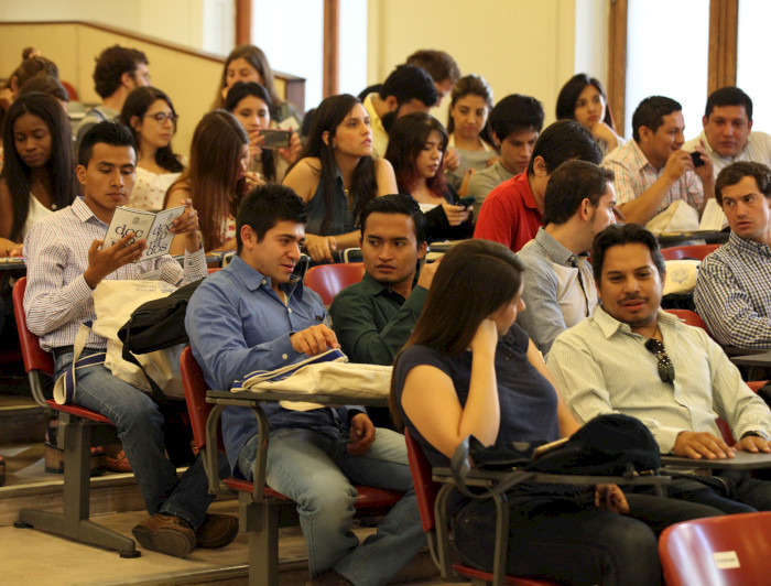imagen correspondiente a la noticia: "Jóvenes investigadores participan en la tercera Escuela de Verano Doctorados UC 2016"