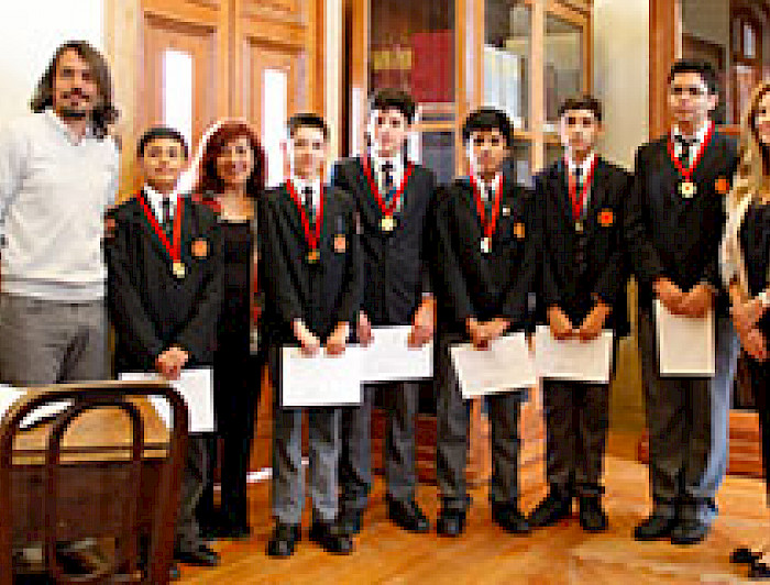 imagen correspondiente a la noticia: "Documentos patrimoniales del Liceo de Aplicación salen a la luz gracias a proyecto del Instituto de"