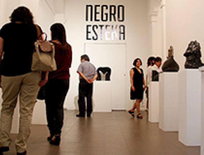 imagen correspondiente a la noticia: "NegroEsteka, la muestra de cerámica que reúne a 140 expositores en la UC"