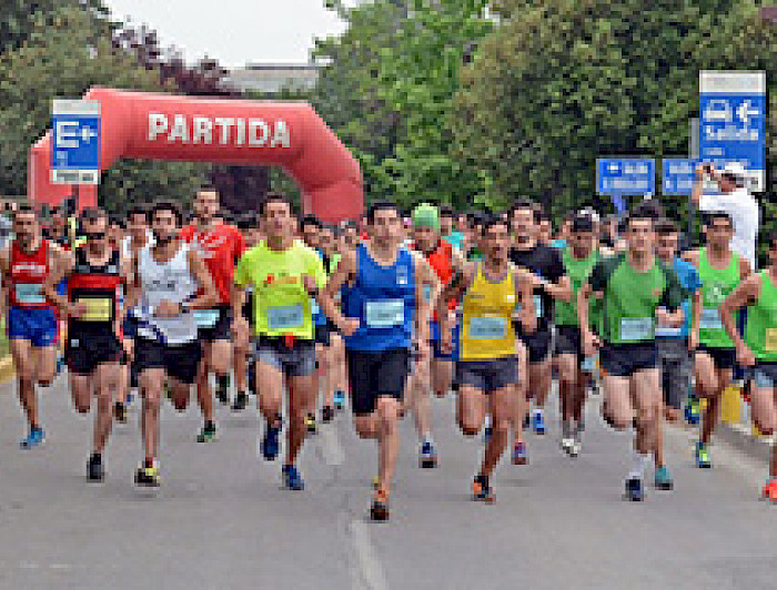 imagen correspondiente a la noticia: "Running UC 2015 convocó a unas 4 mil personas"