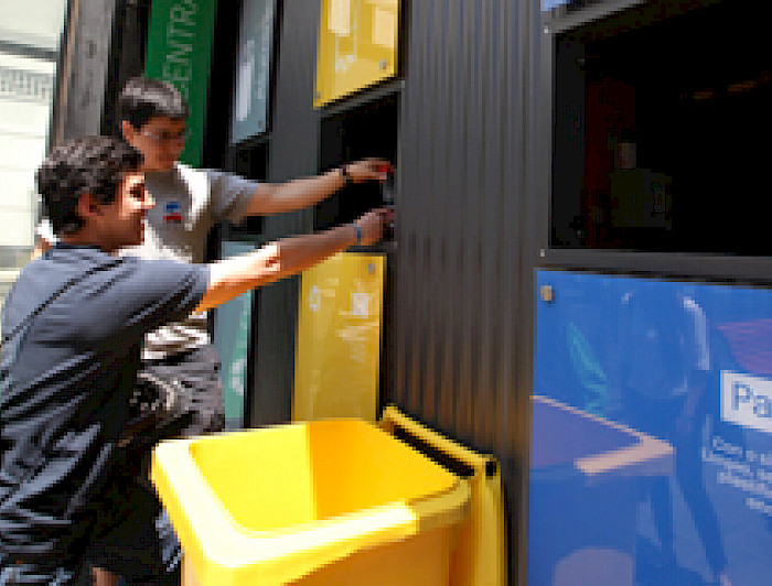 imagen correspondiente a la noticia: "Inauguran moderno punto limpio en Casa Central"