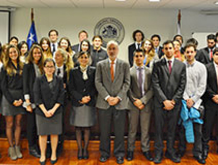 imagen correspondiente a la noticia: "Alumnos Derecho UC conocen en profundidad el funcionamiento de los Tribunales Ambientales"
