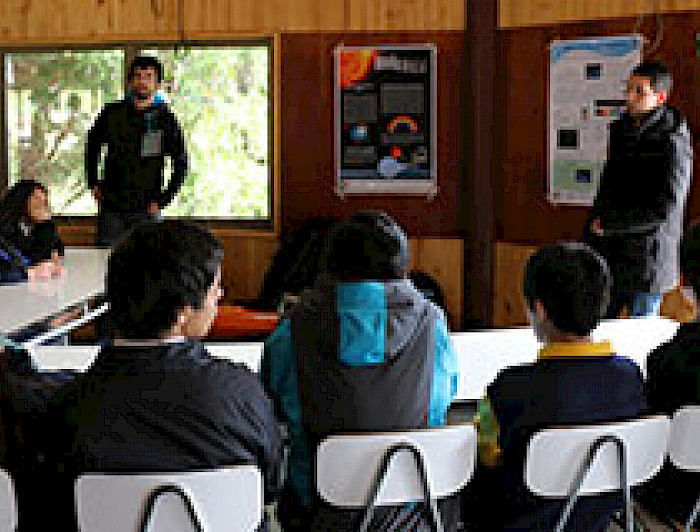 imagen correspondiente a la noticia: "Investigadores del Instituto de Física visitan colegios de Coyhaique"