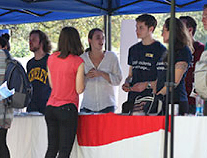 imagen correspondiente a la noticia: "Dirección de Relaciones Internacionales realiza exitosa Feria Internacional"