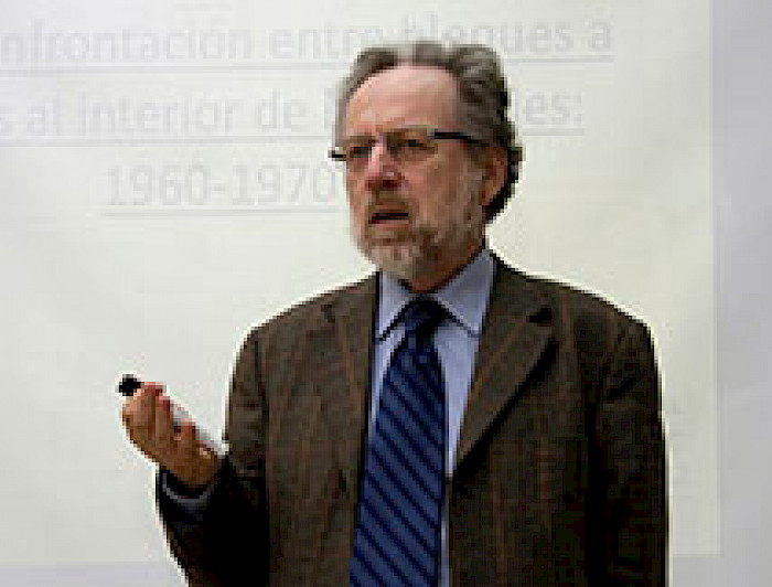 imagen correspondiente a la noticia: "Historiador UC Joaquín Fermandois integrará equipo de defensa por demanda boliviana en La Haya"