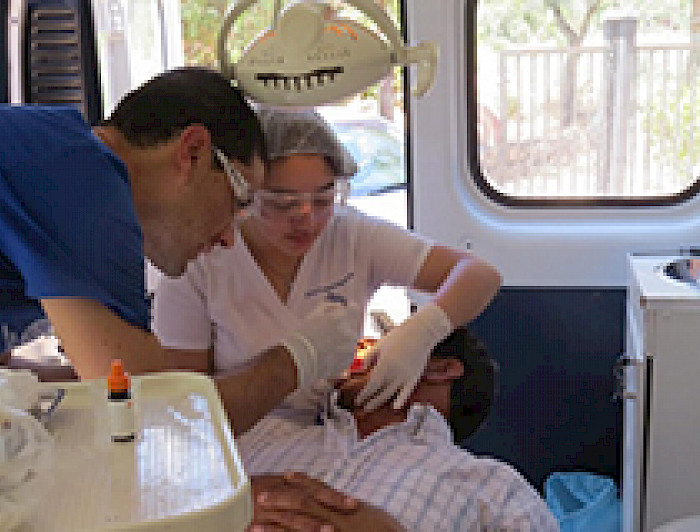 imagen correspondiente a la noticia: "Odontomóvil gana fondo de Desarrollo de Competencias Transversales 2015"