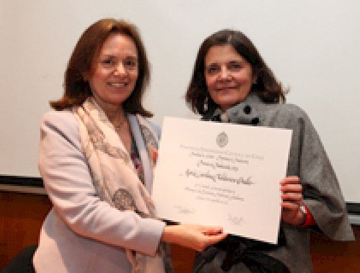 imagen correspondiente a la noticia: "Premian a la profesora Carolina Valdivieso en el día del traductor"