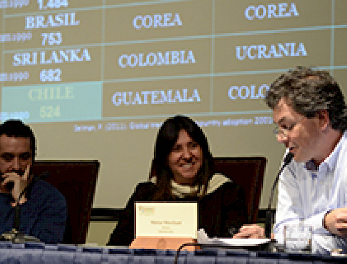 imagen correspondiente a la noticia: "Más de 400 personas asistieron al seminario sobre la nueva ley de adopción"