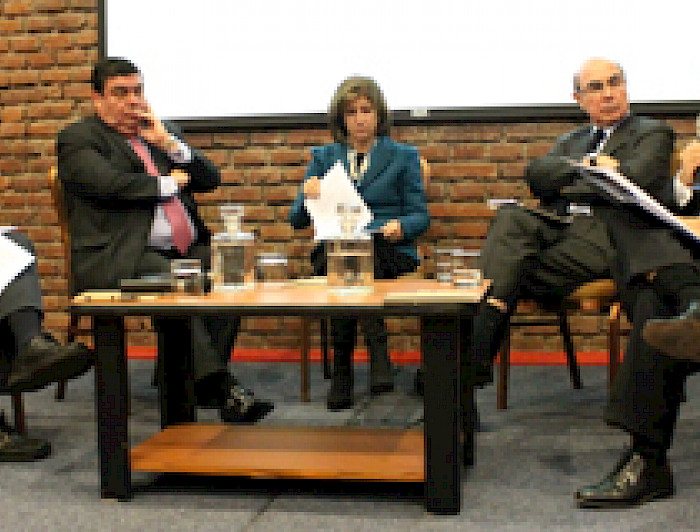 imagen correspondiente a la noticia: "Alberto Salas,  Ramiro Mendoza y Roberto Méndez conversaron sobre confianza en Chile"