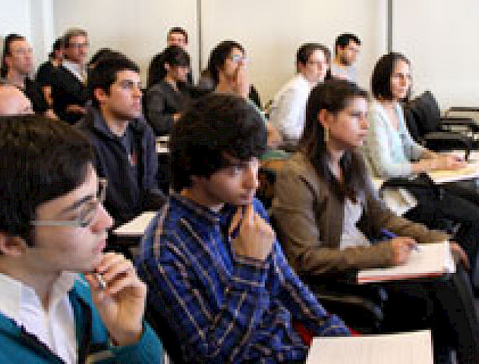 imagen correspondiente a la noticia: "Decano de Ciencias Sociales escribió sobre los sistemas de Educación Superior"