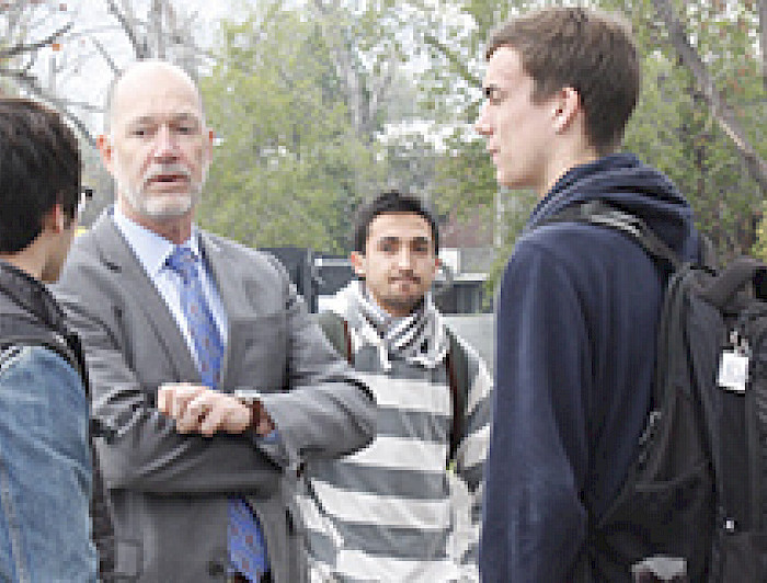imagen correspondiente a la noticia: "Presidente de red internacional de asuntos estudiantiles visita la UC"