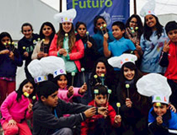 imagen correspondiente a la noticia: "Cientos de niños aprendieron y jugaron en las vacaciones de la Biblioteca Escolar Futuro UC"