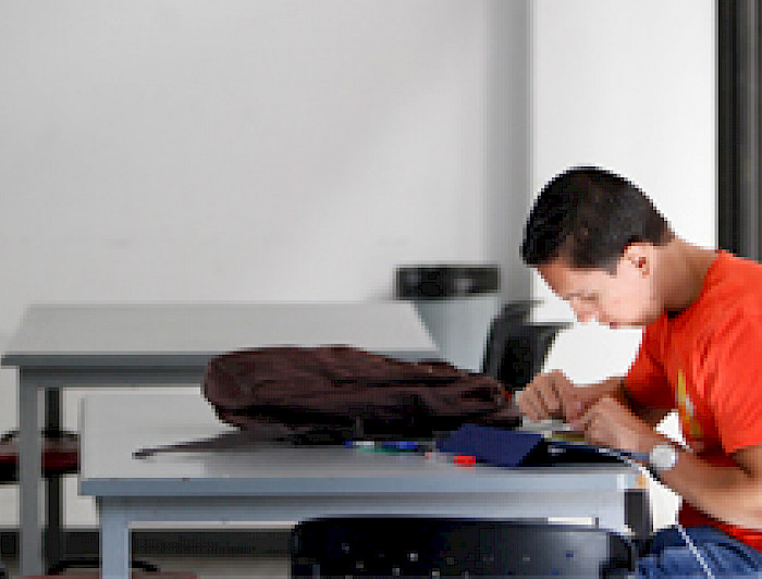 imagen correspondiente a la noticia: "Rector analiza el financiamiento a la Educación Superior en columna de  La Tercera"