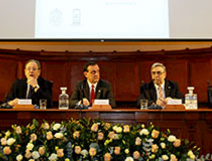 imagen correspondiente a la noticia: "Se lanzó libro que reúne documentos escritos por rector Ignacio Sánchez"