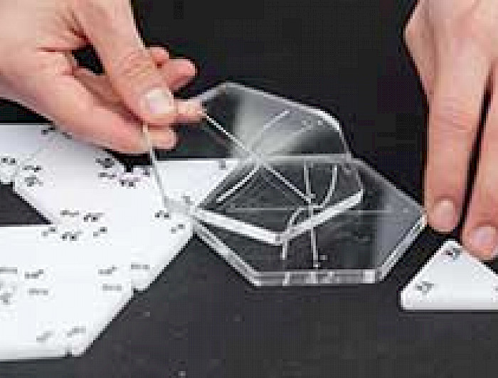 imagen correspondiente a la noticia: "Futuros ingenieros crean 76 juegos científicos  para escolares"