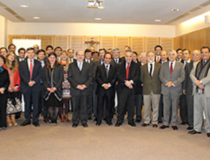 imagen correspondiente a la noticia: "Derecho UC rindió homenaje al ex contralor Ramiro Mendoza"