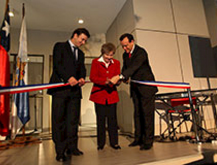 imagen correspondiente a la noticia: "Facultad de Química inaugura moderno edificio en su 33 aniversario"