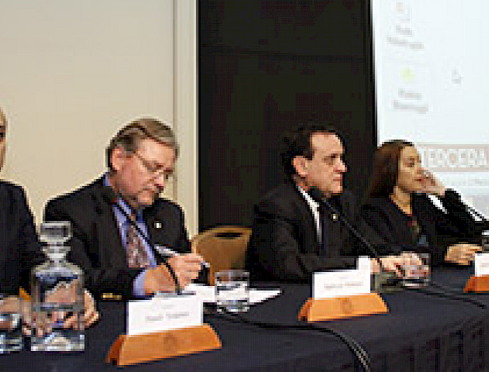 imagen correspondiente a la noticia: "Más de cien  alumnos se matriculan en diplomado en Gestión Directiva de Organizaciones Escolares"