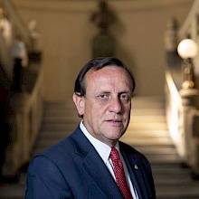 R ector Ignacio Sánchez. Foto Dirección de Comunicaciones.