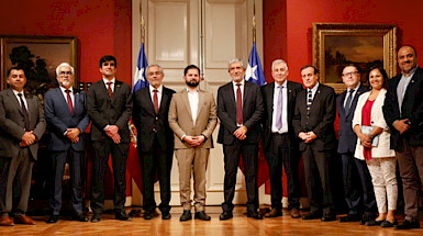 Rectores G9 con el presidente Boric, el ministro de educación y la subsecretaria en La Moneda. Foto César Cortés.