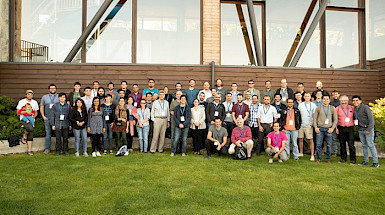 Científicos y estudiantes reunidos en la ciudad de la Región de Los Lagos en Chile