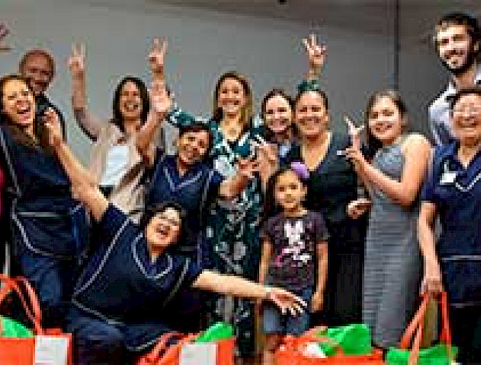 imagen correspondiente a la noticia: "Comunidad UC regaló más de 980 Cenas de Navidad a sus trabajadores externos"